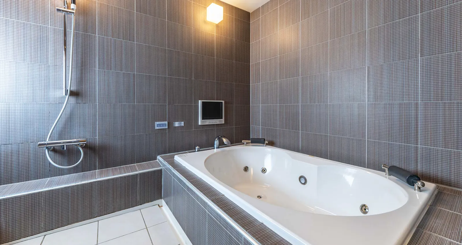 ジャグジーバス